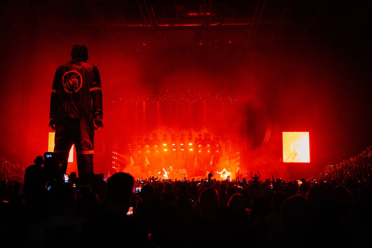 All eyes 👀 on The Prodigy’s 18-date Army Of The Ants tour 🐜 Our five-meter-high ‘Rayman’ towers over the crowd and fires lasers from his eyes, projecting the outline of much-missed Prodigy member Keith Flint onto the stage. #TAIT #UnlimitYourIdeas #TheProdigy #ArmyOfTheAnts