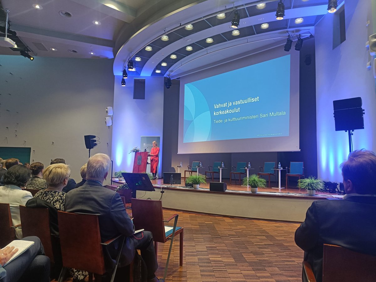 Arene_ry's tweet photo. Tiede- ja kulttuuriministeri @SariMultala nosti avajaispuheessaan esiin ammattikorkeakoulujen tärkeän rooli erityisesti #pk-sektoria tukevassa #TKI-toiminnassa. Hallitus linjasi budjettiriihessä Business Finlandin rahoituksen kohdentamisesta #AMK:en ja yritysten TKI-yhteistyöhön. https://t.co/Tx1zah1CoU