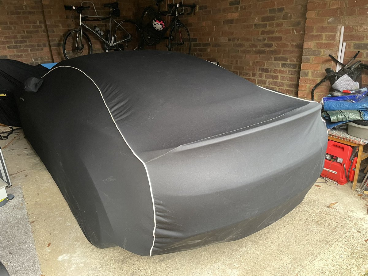 C3RJC's tweet photo. Brrr..chilly out there. Car fully valeted and now has it's winter coat on. Hopefully only a brief hibernation...🤞
#AstonMartin
#astonmartinvanquish
#astonmartincarcovers
#keepwarminstyle https://t.co/alT3hq4RiG