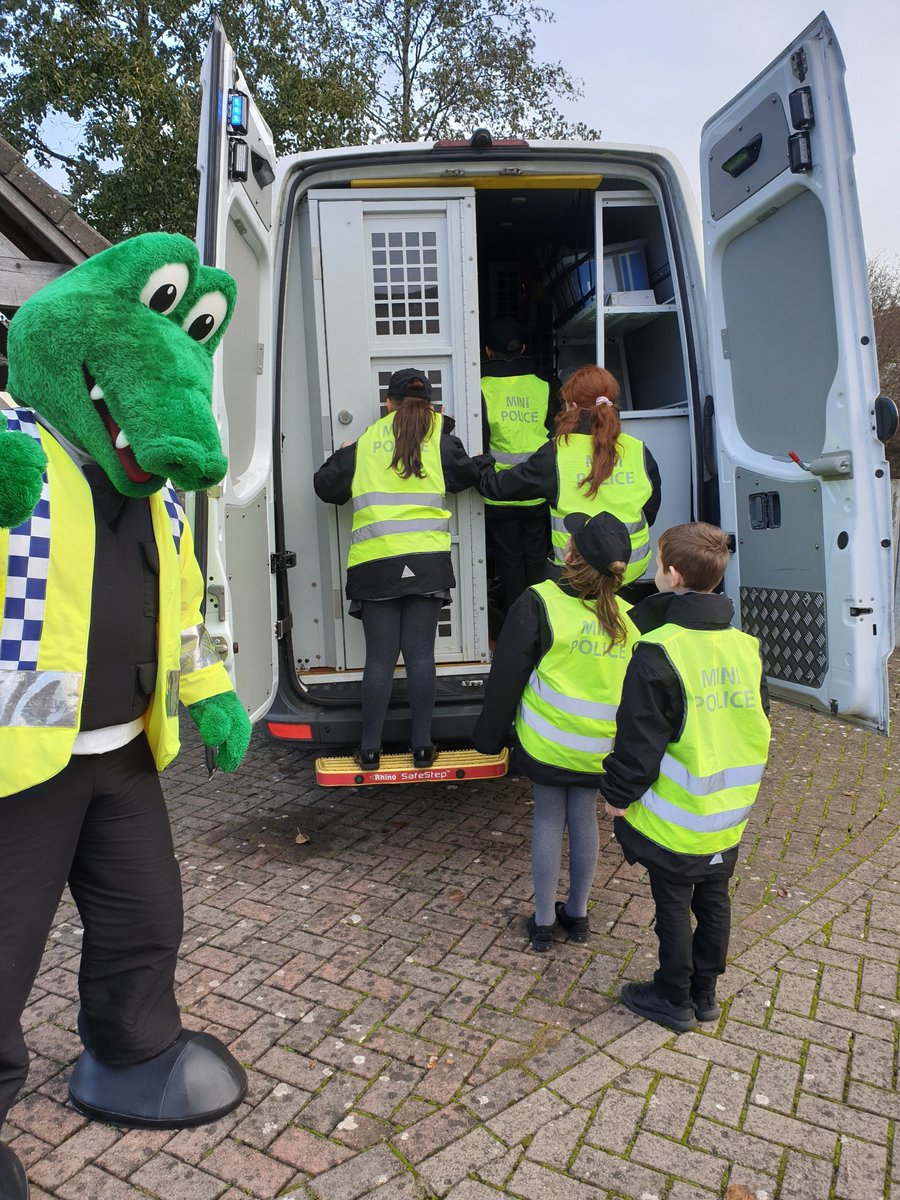 #colinthecroc visited meadowside primary today as part of the #minipolice team and helped give a lesson on #roadsafety for year 5 pupils #gloucestershireconstabulary #opcc
