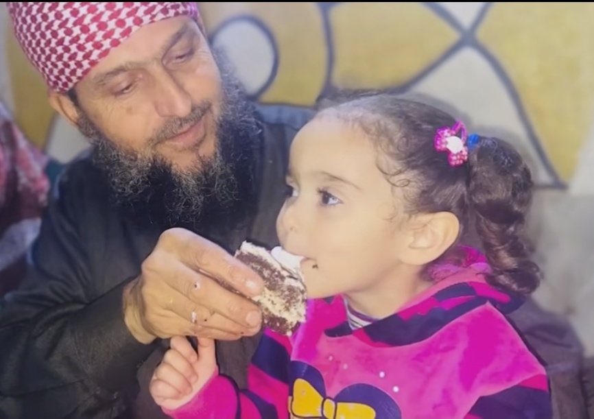 IdrissSihamedi's tweet photo. Il y a des photos qu’on n’oubliera jamais.
Des enfants partis comme s’ils étaient les nôtres…

On est une famille. Une Ummah.
Les Palestiniens sont des nôtres jusqu’à la mort. https://t.co/QUENmLo33R