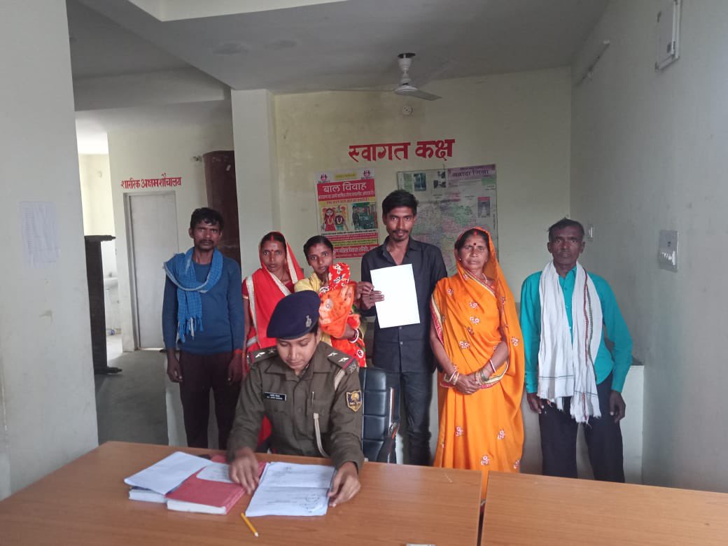 nawadapolice's tweet image. पति पत्नी के उलझे रिश्ते को सुलझाने तथा और मजबूत करने में सहायता करती नवादा पुलिस की महिला हेल्प डेस्क।

@bihar_police 
#nawadapolice 
#नवादा 
#mahilahelpdesk