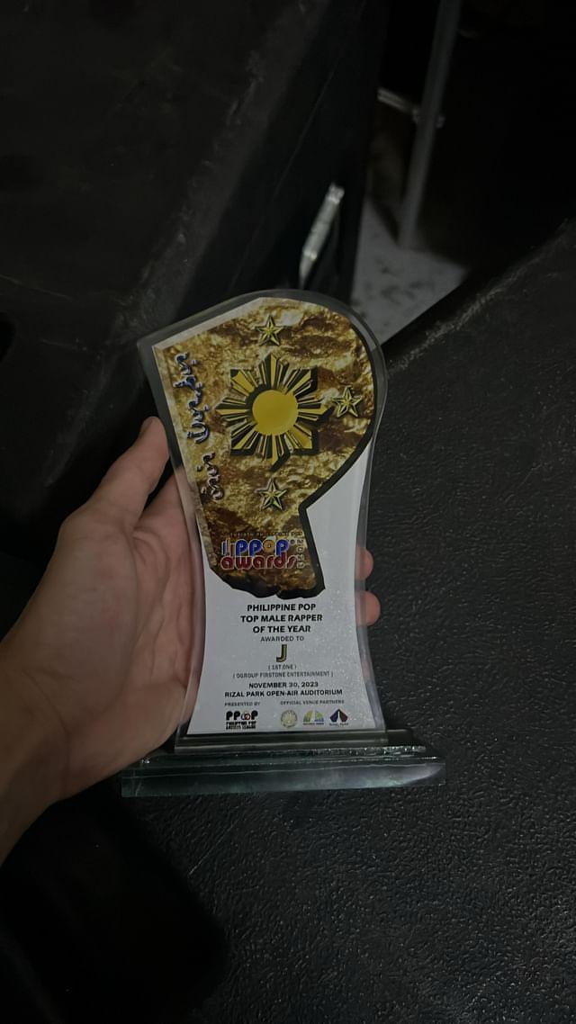 [1stOne - J UPDATE]

J won 'PPop Top Male Rapper of the Year '.

A well-deserved triumph for an extraordinary talent. Congratulations to you, <a href="/1stoneofc_j/">J</a>.

1STONE SHINES AT PPOP AWARDS
<a href="/1stoneOfficial/">1ST ONE</a> #1stOne_J #1stOneDITO #8thPpopAwards2023