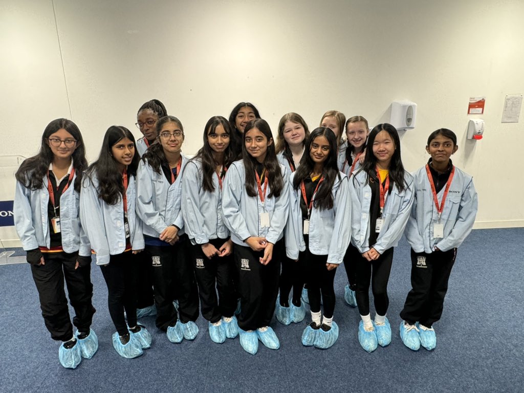 SJC_Computing's tweet image. Ready for our tour of the manufacturing floor @SonyUKTEC #R13 #SJCComputing