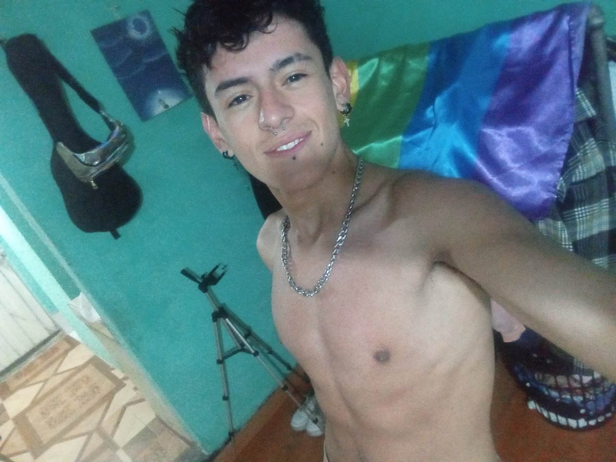 pab_yui06's tweet photo. Que lindo que soy ✨ #gay #bogota #colombia #lgbt #goodmorning https://t.co/uoSKD3QKdQ