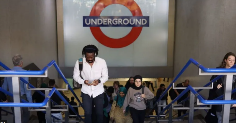 MayorofLondon's tweet photo. The Tube is bouncing back 🚇

The number of journeys made on the London Underground has now exceeded 4 million a day for the first time in 2023—the highest since the start of the pandemic in March 2020.

Positive news for London and the UK’s wider economic recovery.