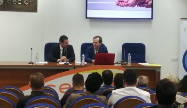 ArmadaAlvaro's tweet photo. Está mañana celebramos en @CECLOR_ #Lorca una nueva jornada del programa #Tracción del @infoRMurcia 
Agradecemos a las empresas tractoras @Andamur_es @RuizReSeguros @HPtoJuanMontiel 
#CaudalSitemasdeRiego
#ColorQ su colaboración con el emprendimiento en nuestra Región https://t.co/PEkI6XQRcY