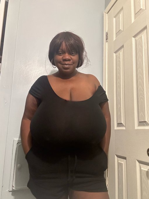 Good morning X ....😘 https://t.co/sIpgBNvqtE<a href="/tag/madamchocolitt"class="tags"><span>#madamchocolitt</span></a>