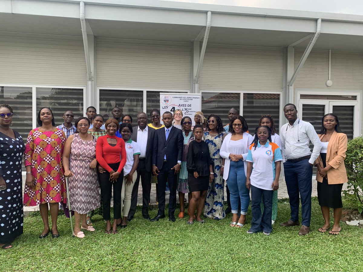 griote225's tweet photo. Ce matin, je prends part à l’atelier de consultation #multipartite en Côte d’Ivoire🇨🇮 pour l’amélioration du manuel 📕 de l’éducation à la santé et vie saine hors école. 
Avec d’autres partenaires, @OOseff va partager son expertise sur la composante en lien avec les règles 🩸 

@ https://t.co/60rp24tvDb