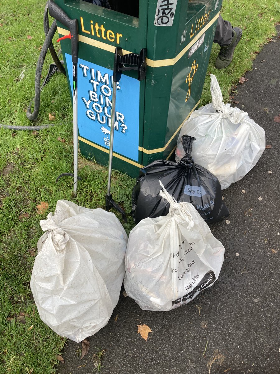 uos_hfc's tweet photo. Overall we have collected 25 bags of litter as part of The Big Hog-Friendly Litter Pick Challenge!🦔💚

A large majority of this was from our bi-weekly litter picks in Peel Park.🌳

We want to say thank you to everyone who took part and collected litter for this challenge!😊 https://t.co/leiQi5KLov
