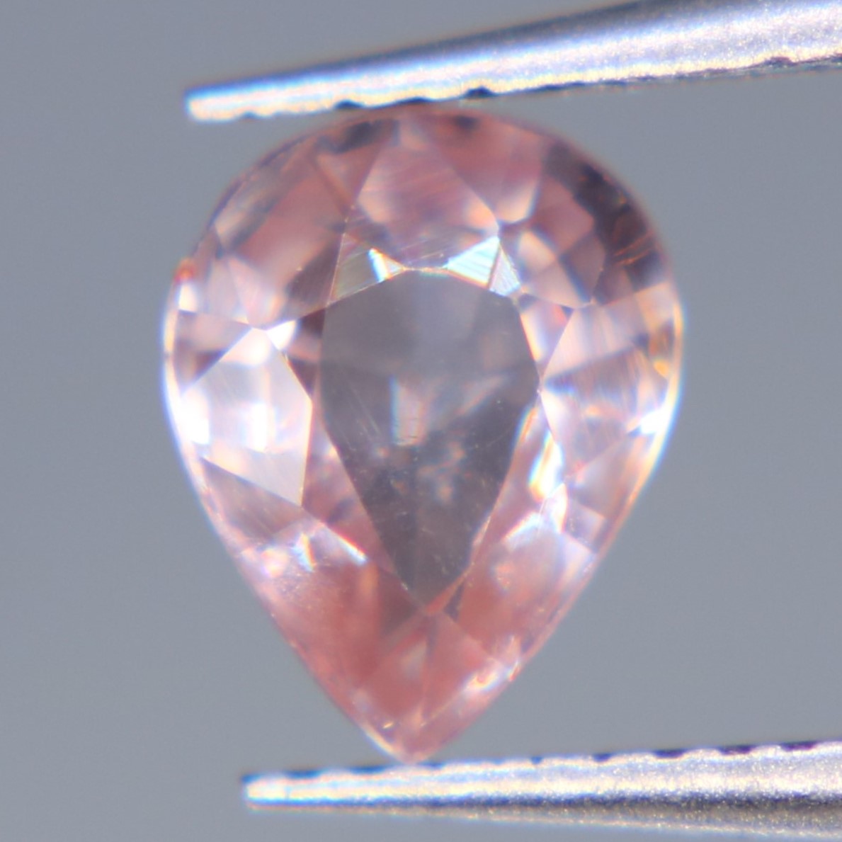 GemQuality13's tweet photo. 💎宝石プレゼントキャンペーン💎

抽選で1名様に天然ジルコン(約1.03ct)をプレゼントします🎁

【参加方法】
①@GemQuality13
をフォローしてから
②このツイートをいいね&リポスト

応募締切は12/03が終わるまで🙆‍♂️

↓詳細は下のツリーをご確認下さい～