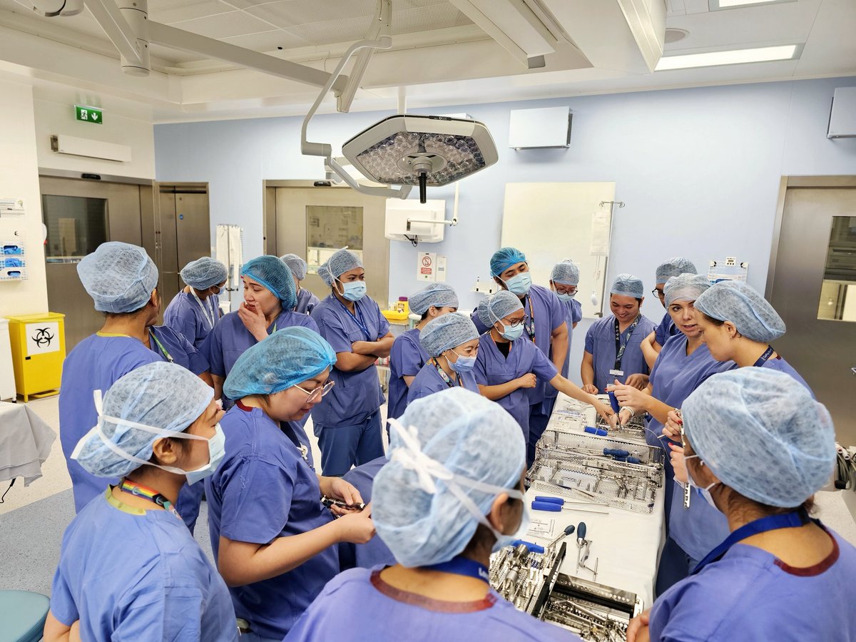 linojr9's tweet photo. OLOLH Drogheda Theatre Nurses. Upskilling in AO Femoral Plating system( Trauma Orthopaedics). Well done everyone.... https://t.co/7YIFL7A628