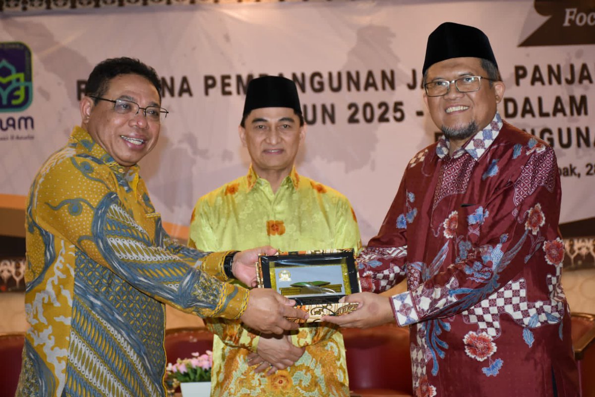 DPR_RI's tweet photo. Badan Keahlian DPR RI menyelenggarakan Focus Group Discussion dengan tema "Rencana Pembangunan Jangka Panjang Nasional Tahun 2025-2045 Dalam Perspektif Pembangunan Daerah," di Universitas La Tansa Mashiro, Rangkas Bitung, Lebak, Banten, Selasa (28/11/2023).
#SetjenDPR
#BURTDPR https://t.co/3bUSsUNXLY
