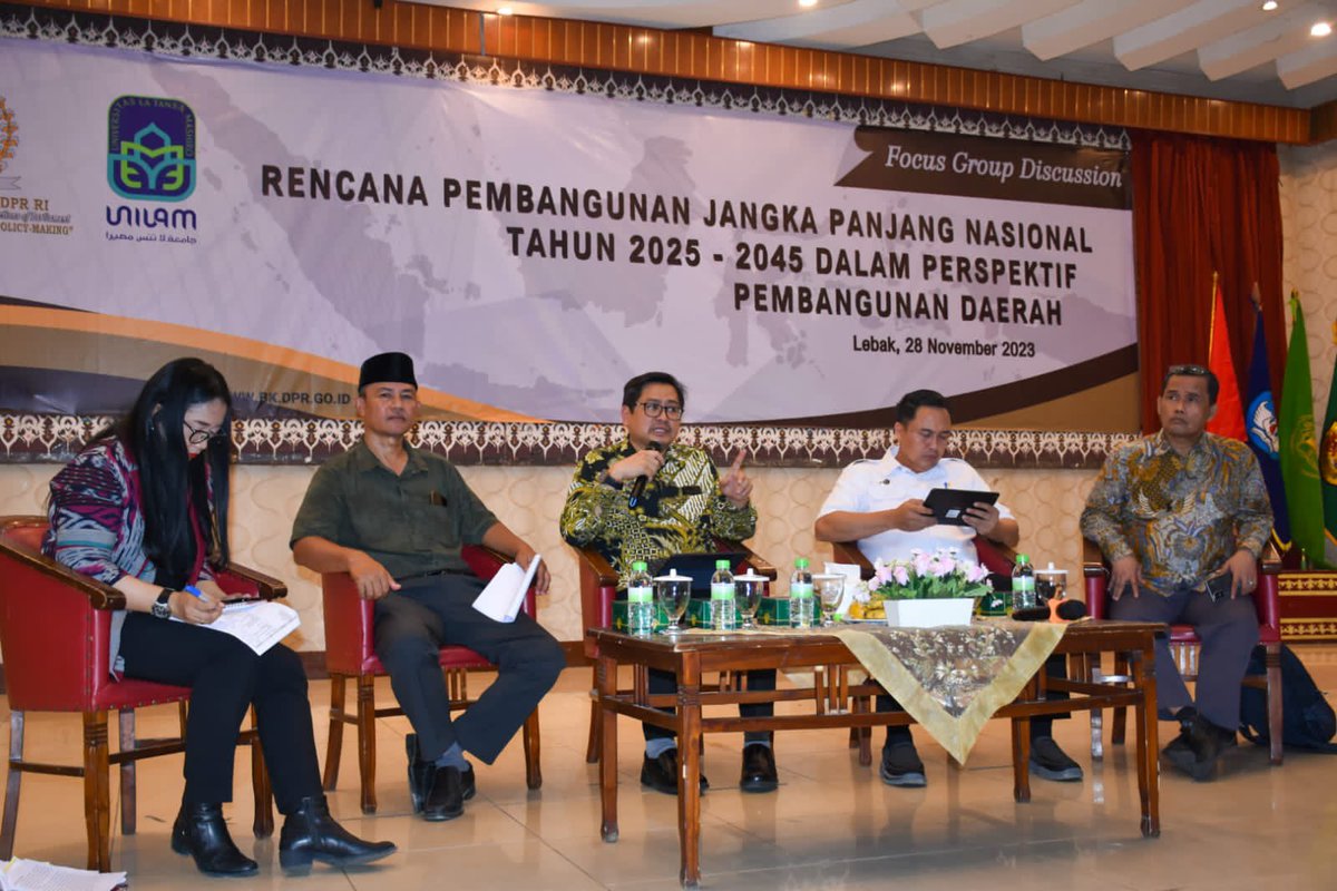 DPR_RI's tweet photo. Badan Keahlian DPR RI menyelenggarakan Focus Group Discussion dengan tema "Rencana Pembangunan Jangka Panjang Nasional Tahun 2025-2045 Dalam Perspektif Pembangunan Daerah," di Universitas La Tansa Mashiro, Rangkas Bitung, Lebak, Banten, Selasa (28/11/2023).
#SetjenDPR
#BURTDPR https://t.co/3bUSsUNXLY
