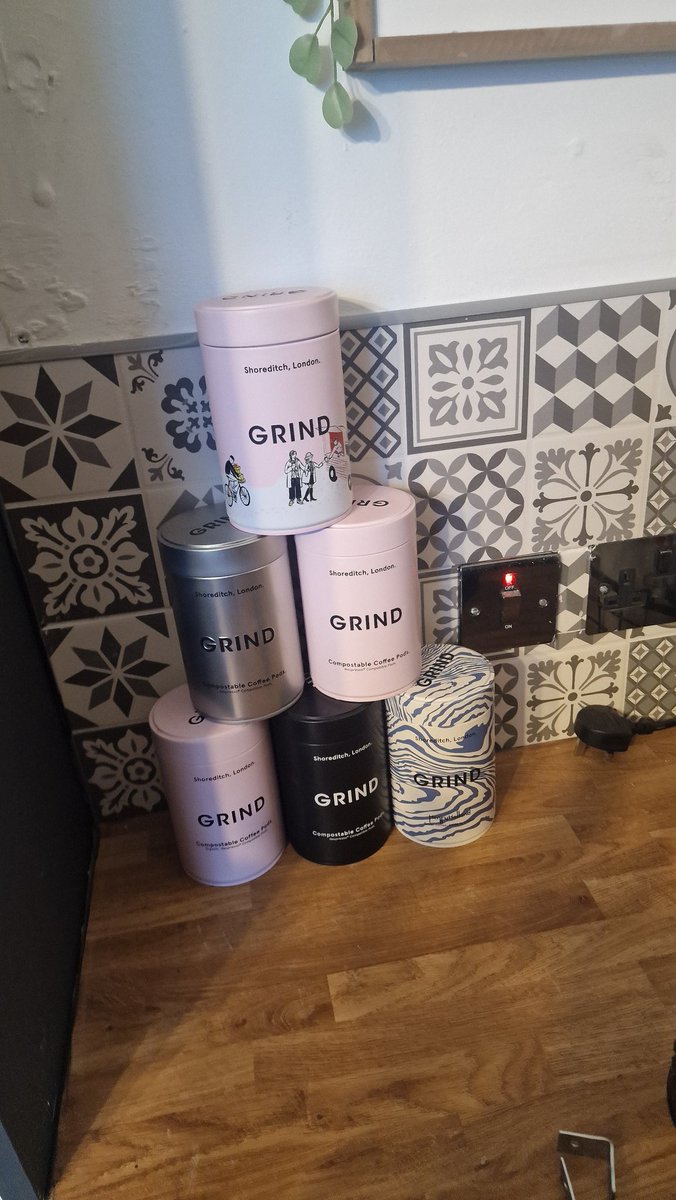 beardwell17's tweet photo. @grind Found my new addiction. Didn't take photo of 300 pods I've got aswell. Such shame I got every freebie apart from the grind book because discount took me under £100 :( https://t.co/JyNHhGDrvg