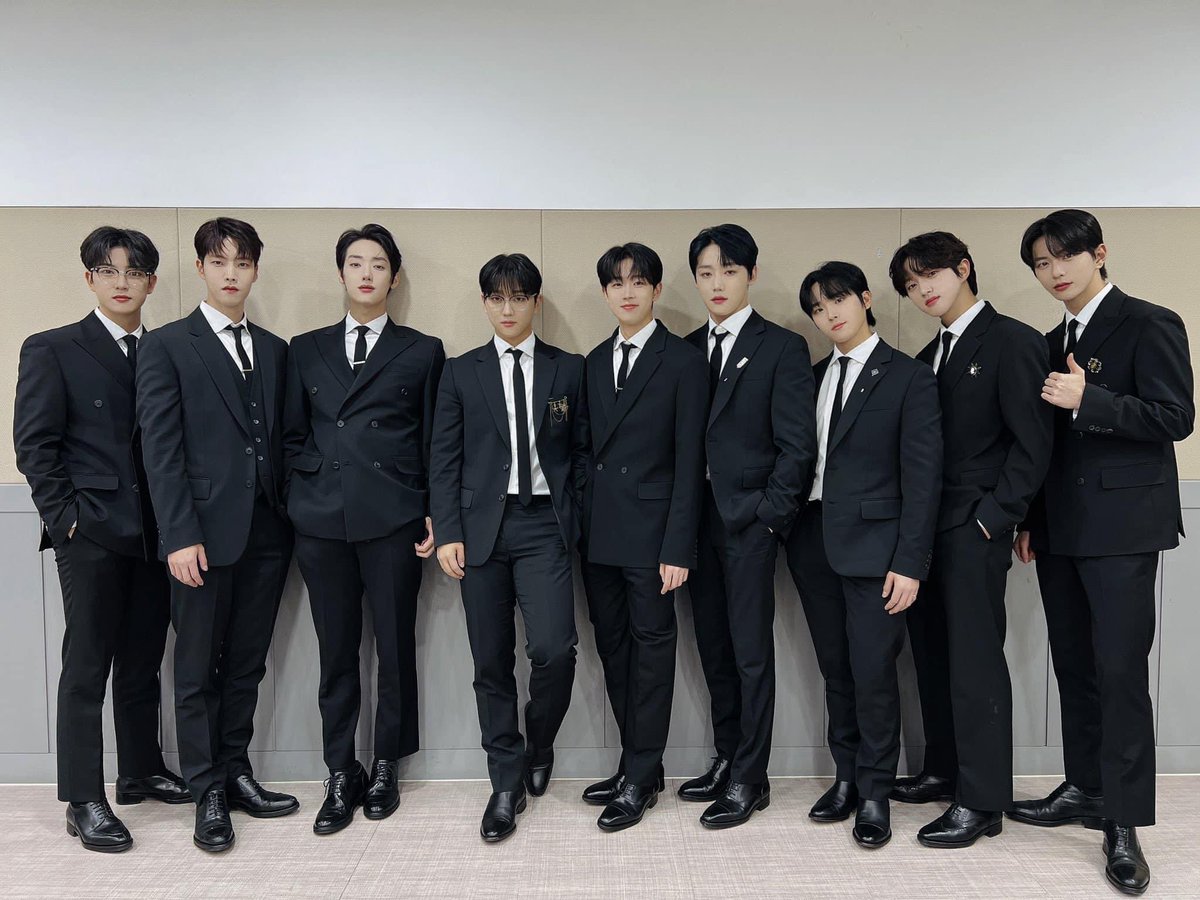 GNCD_Thailand17's tweet photo. 231130 [📸] ขอแสดงความยินดีกับ @GoldenChild  ด้วยนะคะ ที่ได้รับรางวัล “K-POP Artist Award” ในงาน Korea Cultural Entertainment Awards ครั้งที่ 31 ค่ะ
ยินดีด้วยนะคะ 👏👏👏👏👏

#골든차일드 #GoldenChild #KPOPArtistAward https://t.co/LgyQvj6HRC