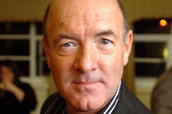 Les Dennis tweet media