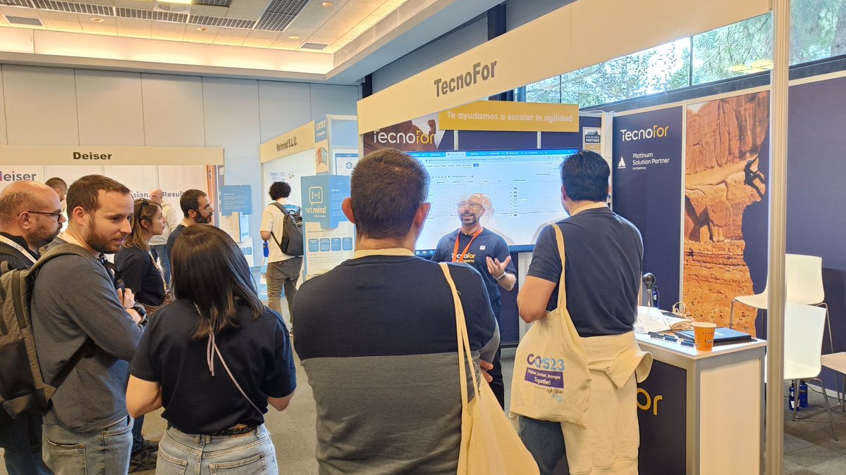 TecnoFor's tweet image. Pepe estaba tan entregado en la demo que sale moviéndose. Si os habéis perdido la demo de #SAFe For Jira en la #CAS23 venid a nuestro stand y os hacemos una en petit comité 😉