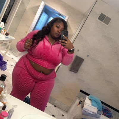 RaquelEmon's tweet photo. #NewProfilePic https://t.co/HIlGvJUwjT