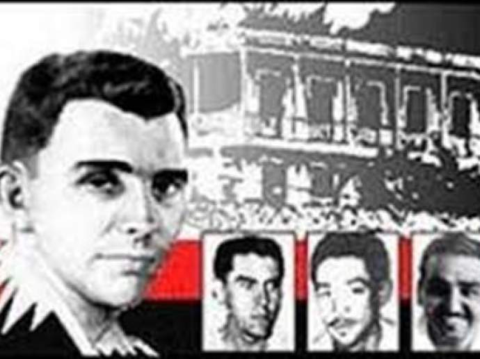 #SantiagodeCuba se vistió de verde olivo el 30/11/1956, cuando un valiente grupo de jóvenes asaltaron la Estación de Policía Nacional y la Policía Marítima en apoyo al previsto desembarco del  Granma.
¡Gloria eterna a los héroes y mártires del 30 de Noviembre! #TenemosMemoria