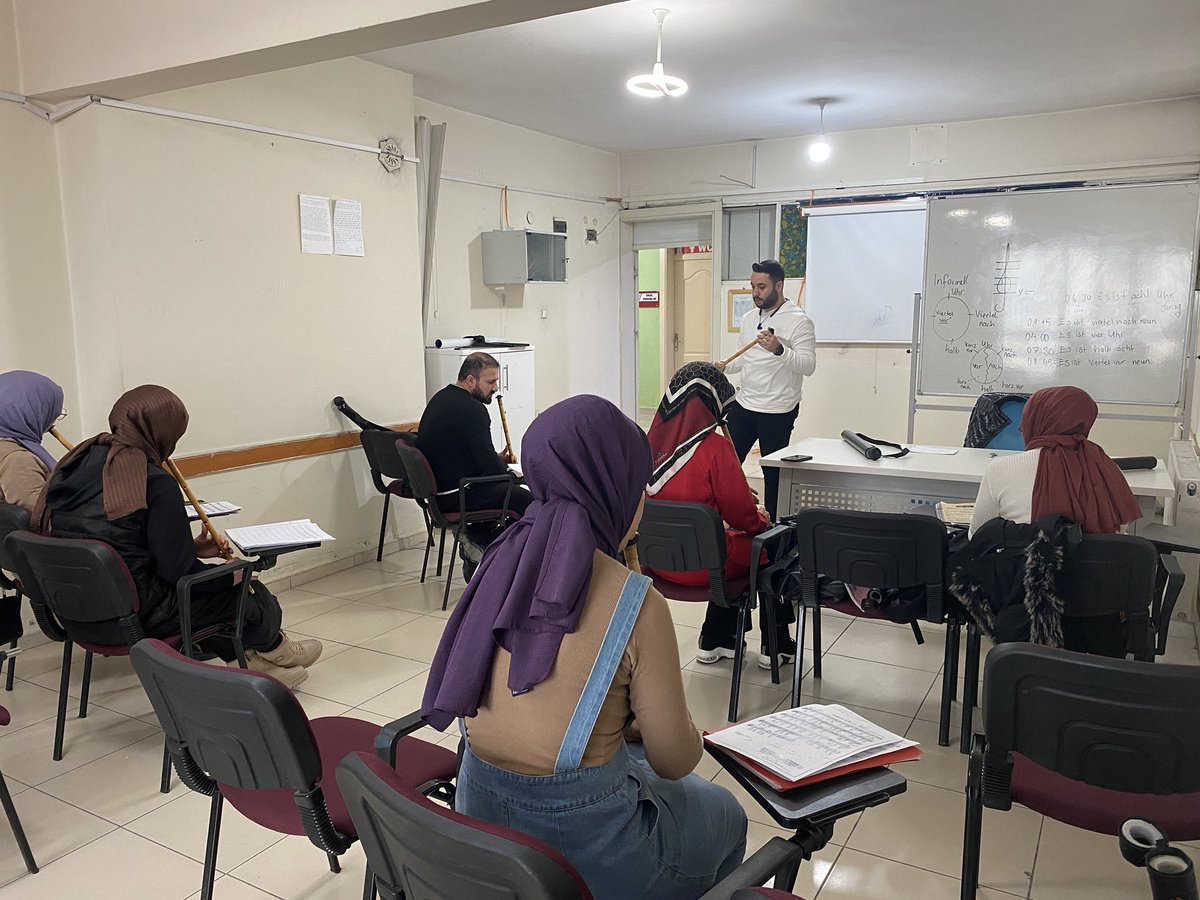 📌 İpekyolu Gençlik Merkezi

Güzel sanatlar atölyesi ney eğitimlerimiz devam ediyor. 

Başvurunuzu  gençlik merkezimizden yapabilirsiniz.