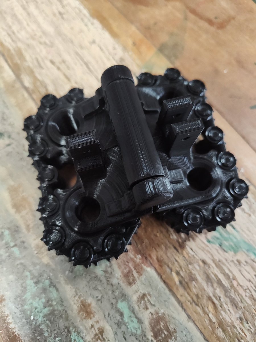 josedamico's tweet photo. Really amazing work of @3dHonza with print in place methodology. This print was make in an Ender 3 Pro.
#3Dprinting #pipbot https://t.co/pKdmNllH1X