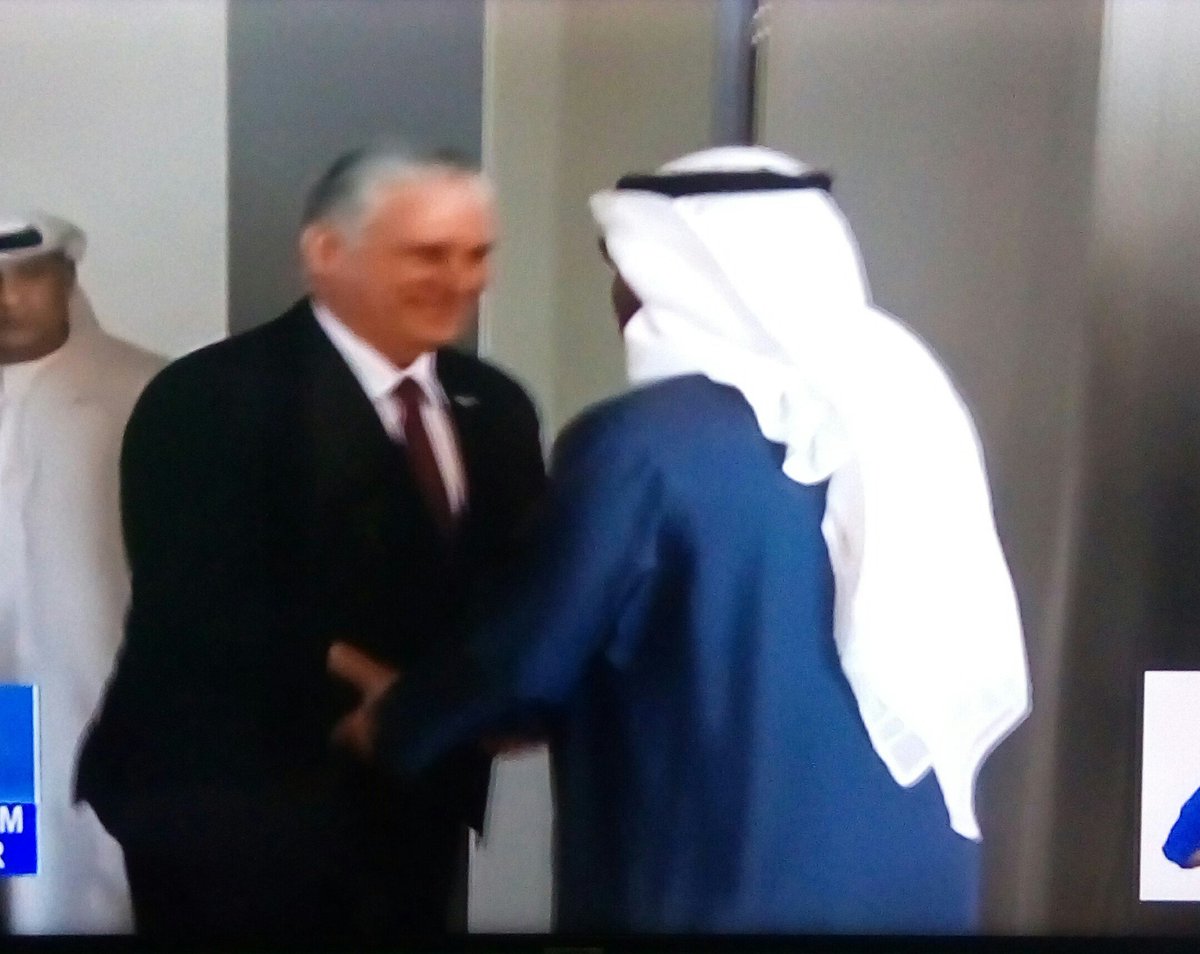 Presidente de la República de Cuba sostiene fraterno encuentro con su homólogos de Emiratos Árabes Unidos en Dubai, oportunidad que permite afianzar las relaciones de colaboración mutua en diversos sectores político y económico. #CubaVsBloqueo #TodosxCuba #DeZurdaTeam