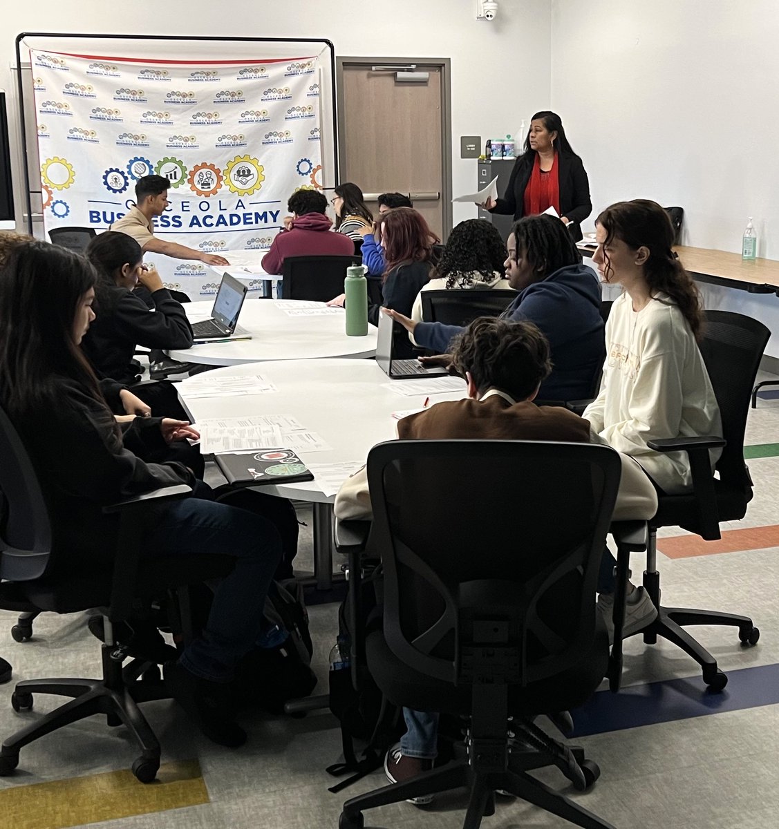 The director for the UCF Business Incubation Program in Downtown Kissimmee, Ms. Esther Vargas, provided an excellent resume writing workshop to some of our students. Our business partners are always going above and beyond to get our students career ready!