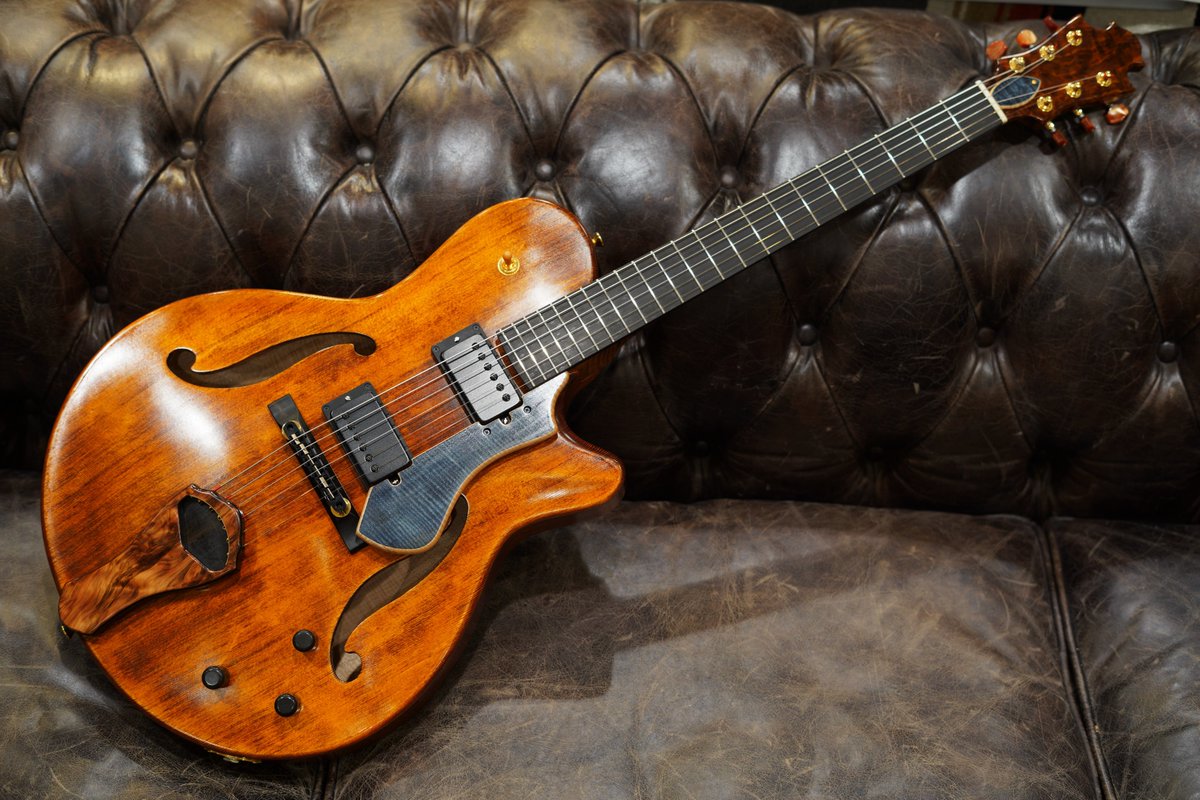 𝗕𝗹𝘂𝗲 𝗚𝘂𝗶𝘁𝗮𝗿𝘀 on X