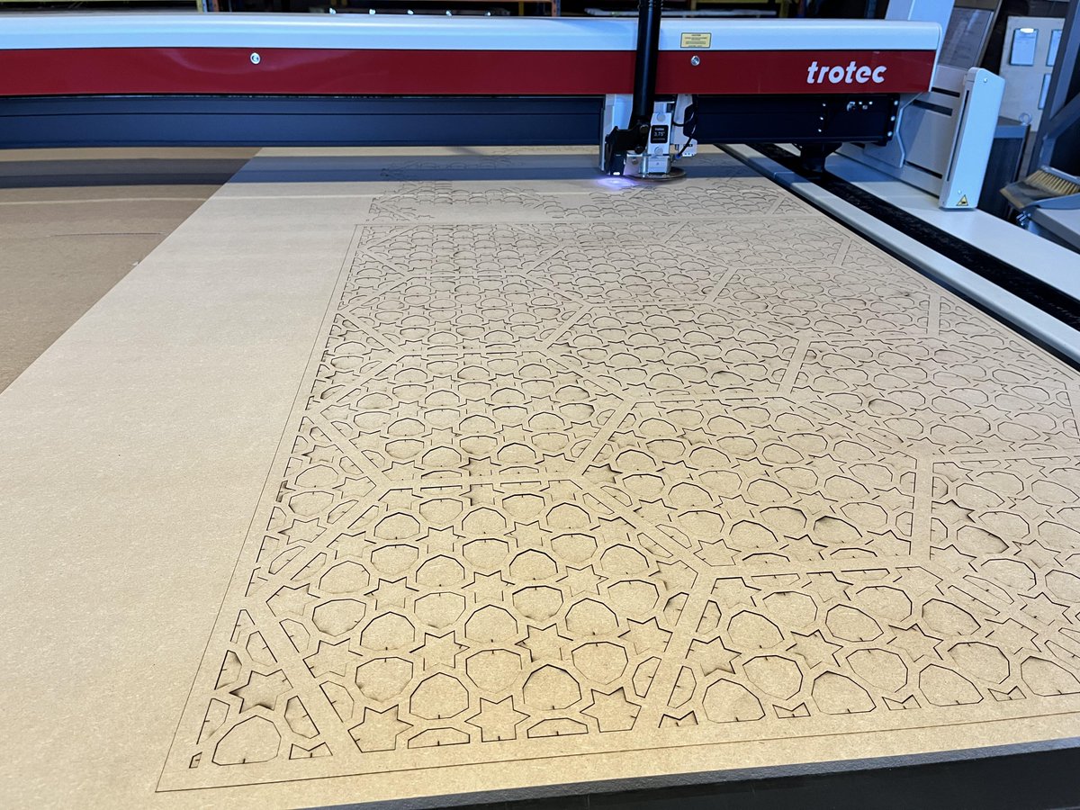 We Love a Moroccan screen, 12mm Lasercut MDF cut on our #trotec

#UKManufacturing #EngineeringUK #UKmfg #GBmfg #LaserCutting #LaserEngraving #Ailu