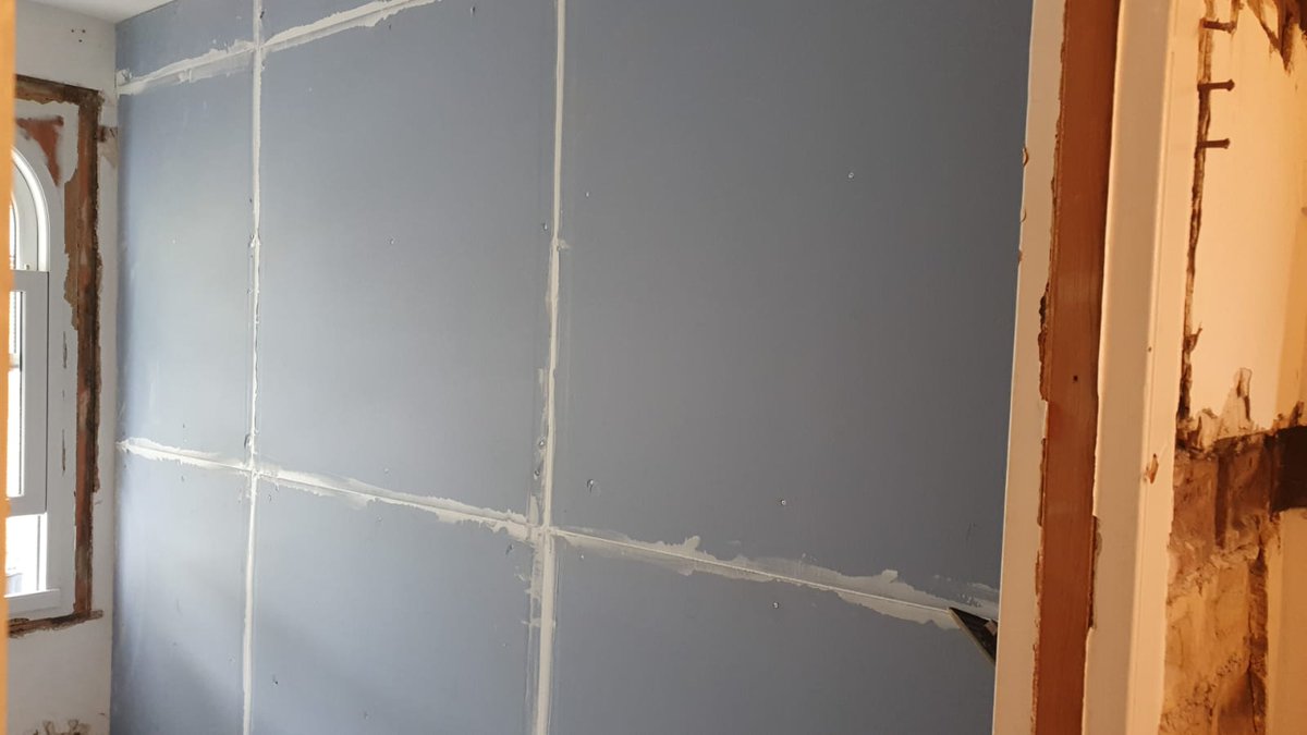HMOLettingAgent's tweet image. Investing in top-quality plasterboard for our HMO conversion. Reducing noise, enhancing comfort, and privacy. Vital step in making our HMOs serene living spaces. More updates to come! #HMOConversion #Soundproofing #ComfortFirst 🏠🛠️