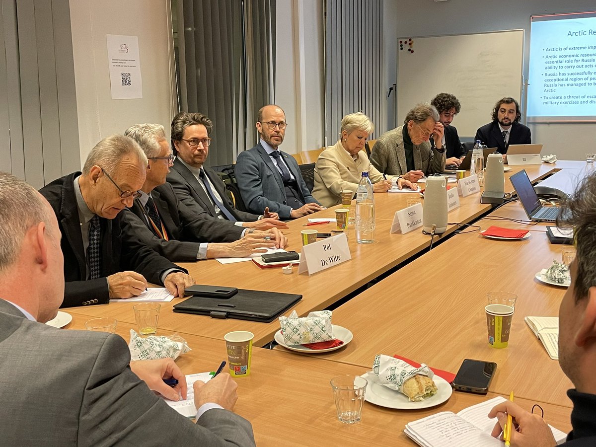 EgmontInstitute's tweet photo. 🚨 Happening now @EgmontInstitute: “Expert exchange on Arctic security with Samu Paukkunen”
 
Expert briefing by @SamuPaukkunen from @FIIA_fi about security developments in the European Arctic and the Russian push to control the High North. https://t.co/Tg41WILLmp