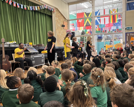 Electric Umbrella visited us today. Thank you for a lovely time of singing!