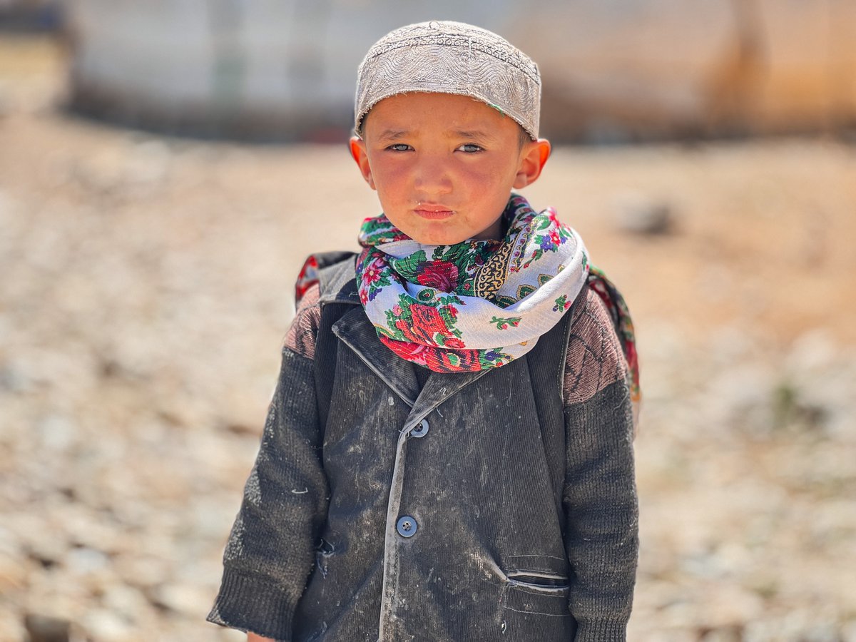 emranwadan's tweet photo. A glimpse of Wakhan, the hidden valley of Badakhshan, where life is simple and hard. Surrounded by the majestic mountains of the HinduKush and Pamir, this remote region is home to a few thousand people who live in harmony with nature. https://t.co/HhxnhlHLo8