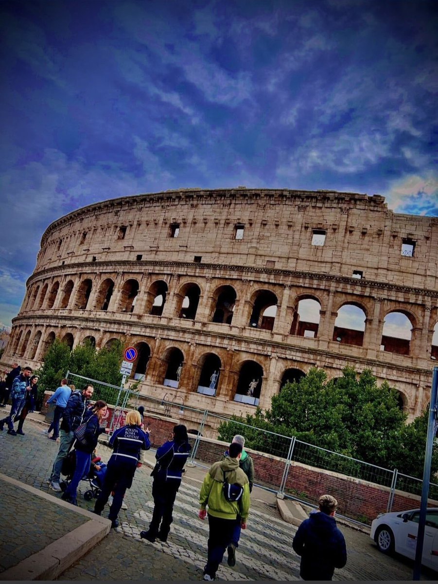 CelticWalks67's tweet photo. That’s me on the train to Liverpool so he are the pictures from Rome https://t.co/ohvSfVXTX4