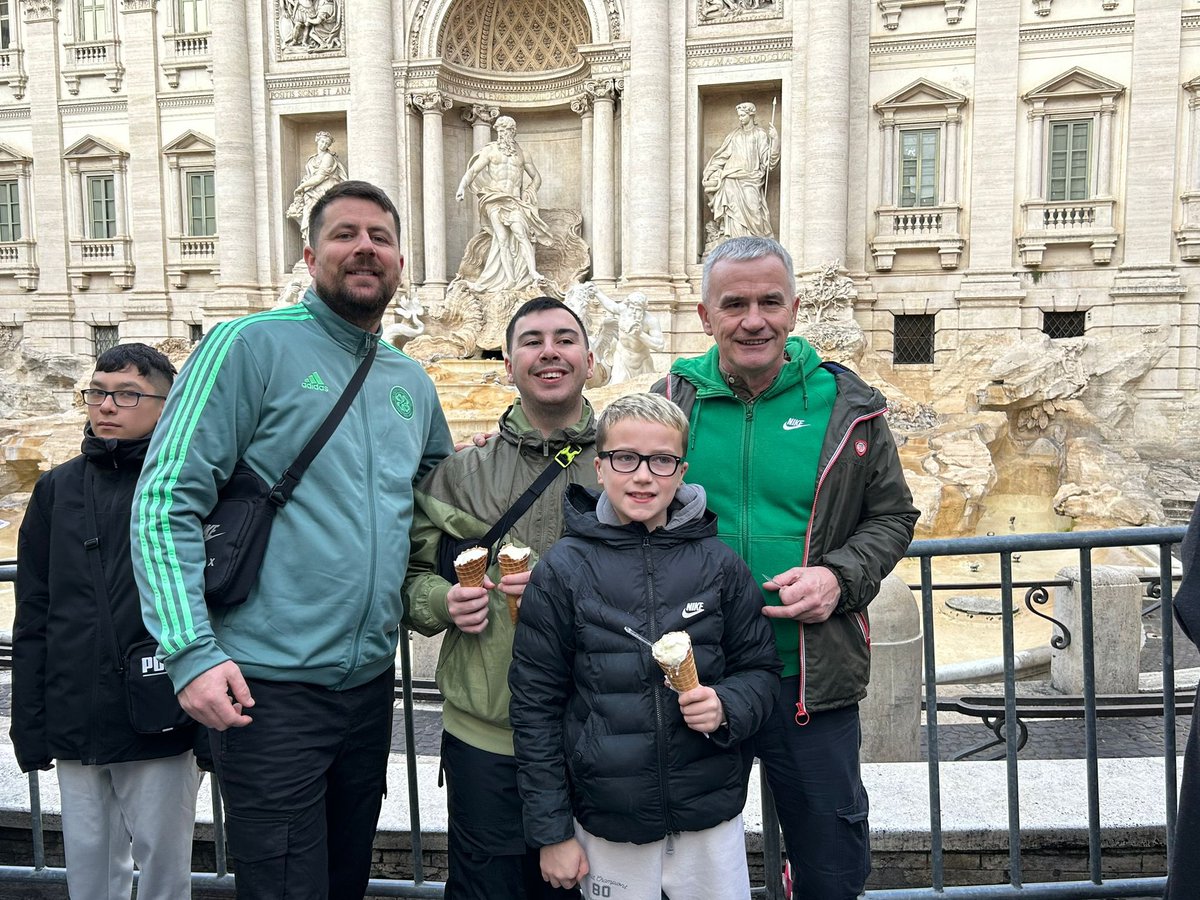 CelticWalks67's tweet photo. That’s me on the train to Liverpool so he are the pictures from Rome https://t.co/ohvSfVXTX4