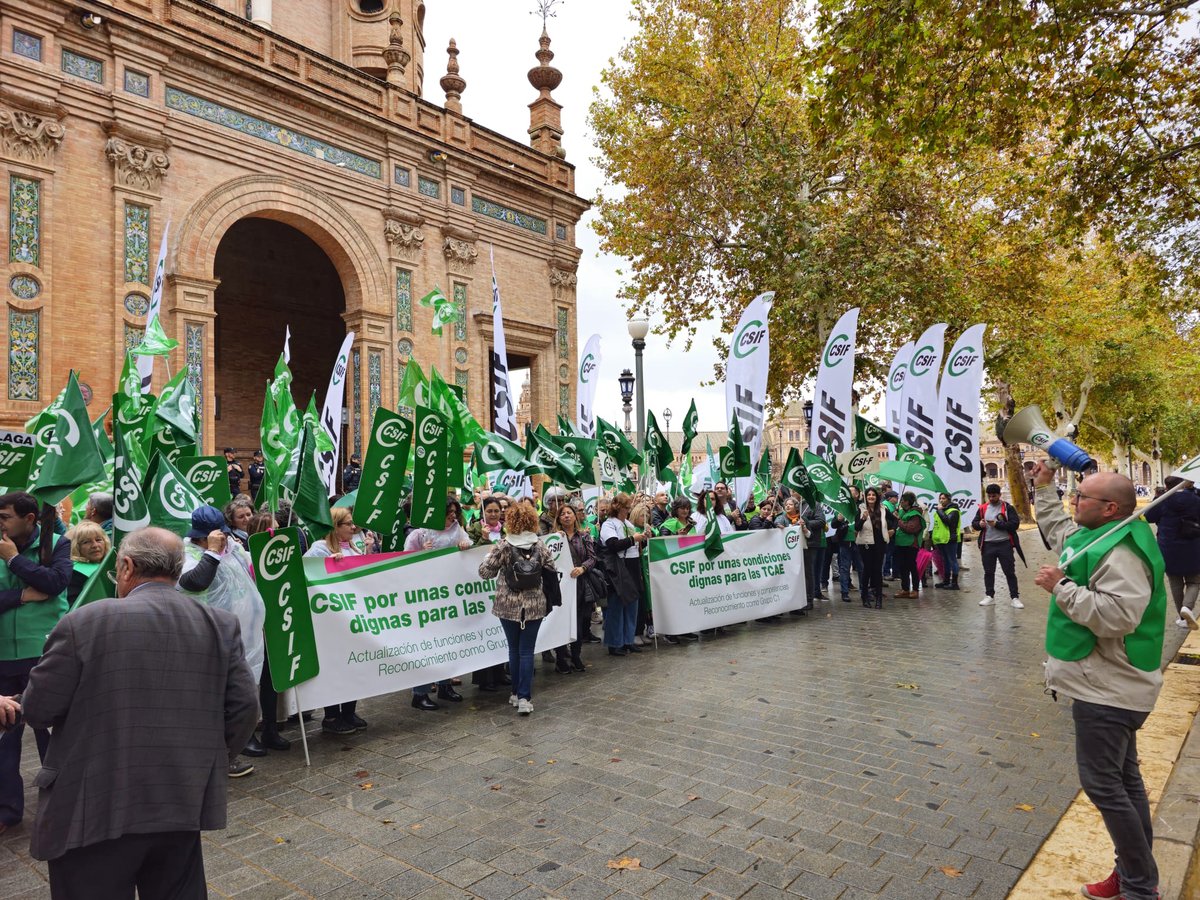 CSIFMalaga's tweet photo. #CSIFConLasTCAE➡️El colectivo TCAE merece que se actualicen de una vez sus funciones y se les reconozca como Grupo C1.

Alrededor de 3.000 trabajadores están perjudicados por esta falta de reconocimiento profesional en Málaga.

📢Basta de agravios y ninguneos. https://t.co/Y0JQI7NC90