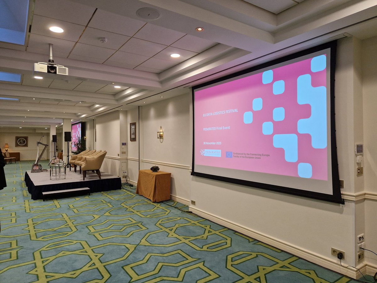 SimpleLogistica's tweet image. SIMPLE presenta su versión final en FEDeRATED Final Event, como uno de sus LivingLabs. @transportesgob @PuertosEstado y @Adif_es destacan el éxito de SIMPLE y @FeRated en la interoperabilidad de plataformas digitales de logística, con la colaboración de @WeAreAltia y @railsider_