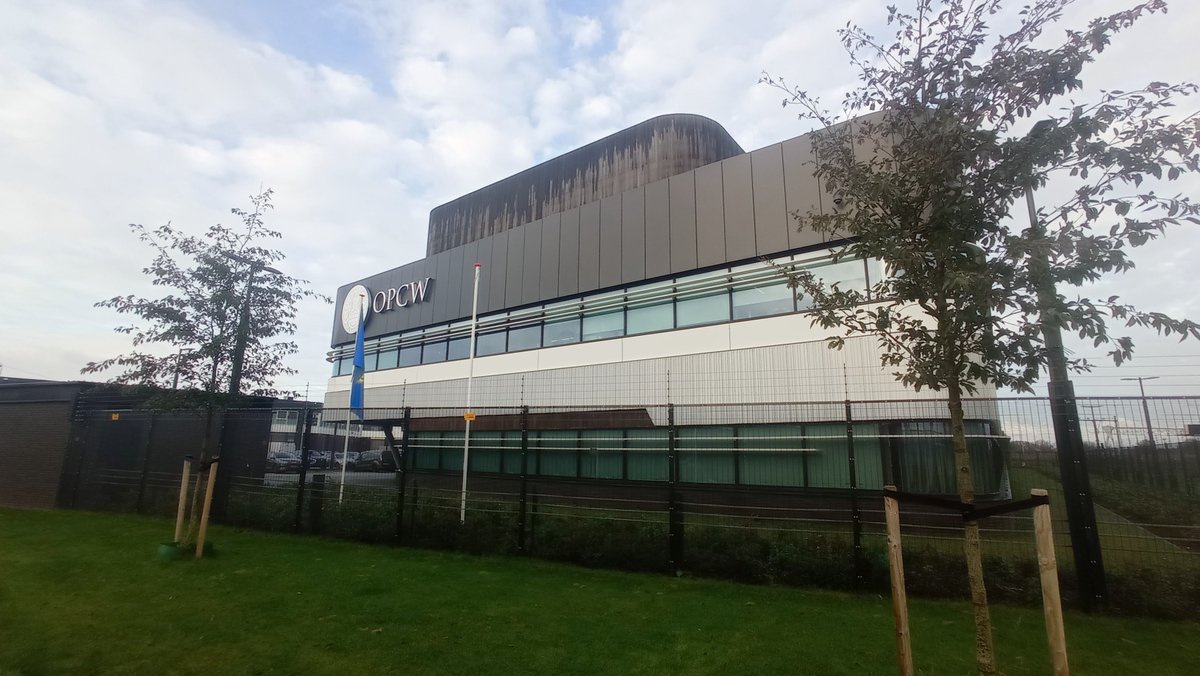 ioo_lb's tweet photo. Účastnili jsme se mezinárodního simulačního cvičení v #Haague pořádaného @OPCW .
Námětem cvičení byl teroristický útok na civilní nádraží za použití chemických zbraní.
Pro OPCW již 2 desítky let pořádáme kurzy pro posílení chemické bezpečnosti ve světě.
https://t.co/n3Z1SYuaES https://t.co/dke1vfmbP0