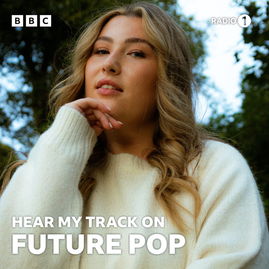Pippa_Crossland's tweet photo. AHHH im on @BBCR1 TONIGHT from 8pm!!!!!! tune in ‼️‼️‼️❤️ https://t.co/VYkTtwHc0m