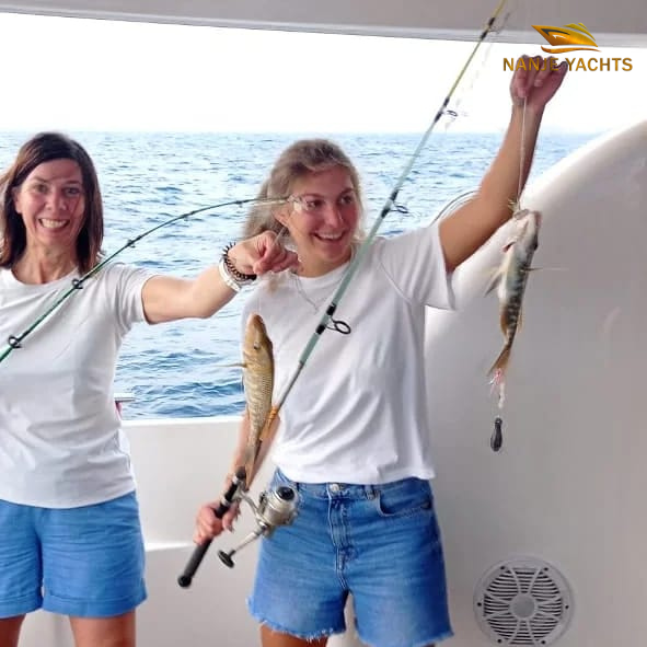 Nanjeyachts's tweet image. Happy days are the ones spent fishing!
Happy Guests with awesome catches on a Deep Sea Fishing Trip Dubai.

for Bookings Contact Us 📞
📞 : +971568518100
🌐 : deepseafishingdubai.com
📩 : info@nanjeyachts.com

#fishinguae #fishing #uae #dubai #nanjefishingtrip #nanjeyachts #fish
