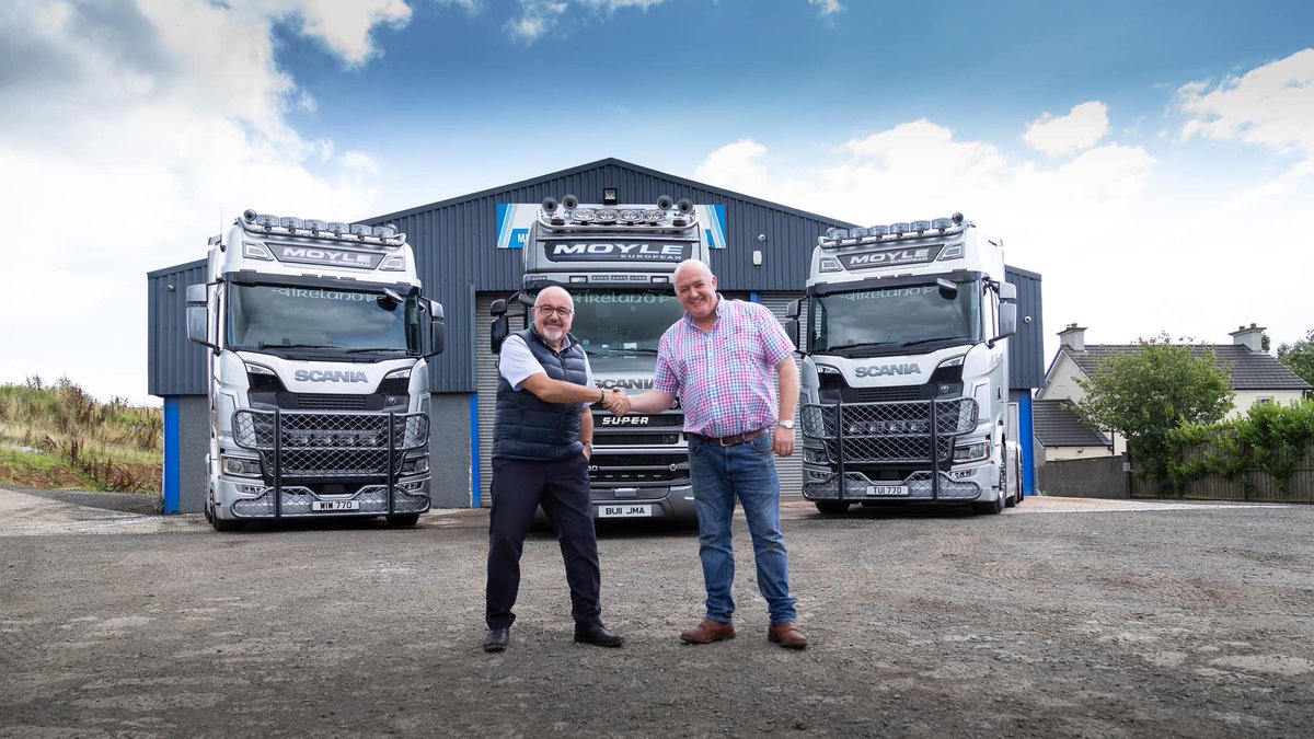 We have a treat for all you Scania V8 fans today have a look at these fantastic trucks. Moyle Transport from Cushendall County Antrim recently have taken delivery of two new Scania 770 S A 6x2NB 2.9 single wheel tags. #scania #v8 #neverlateinav8 #roadtrucksltd
