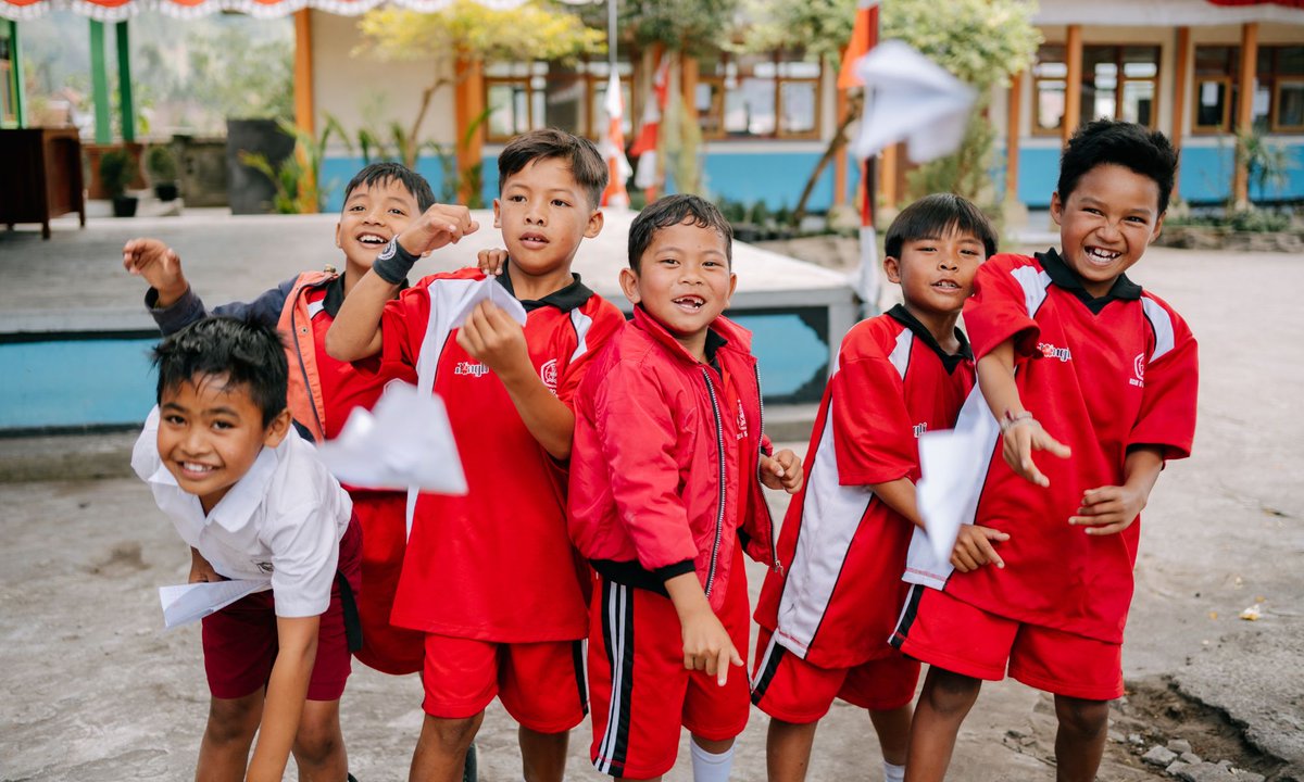 Marriott International is collaborating with the Bali Children Foundation to introduce an EdTech project in Songan, a remote village in Kintamani.
#MarriottInternational #MarriottBusinessCouncilIndonesia #Serve360 #balichildrenfoundation #edtech #EdTechForChange #EducationforAll