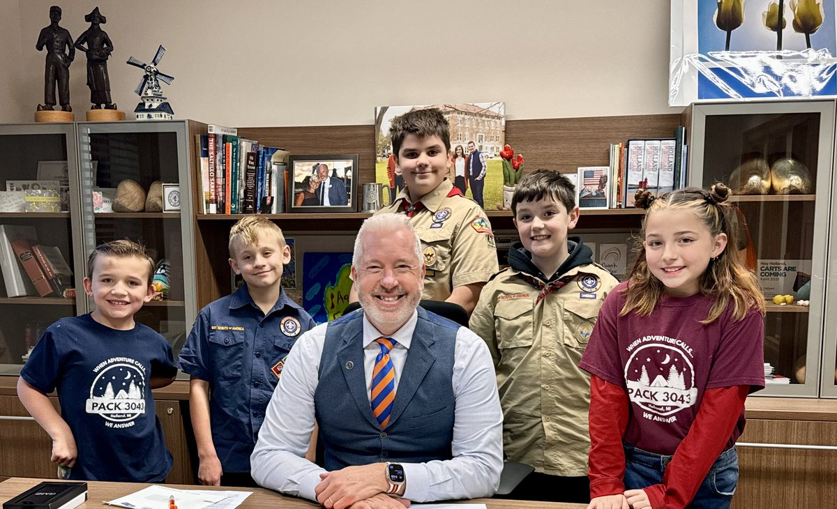 Holland’s Mayor Nathan Bocks tweet media