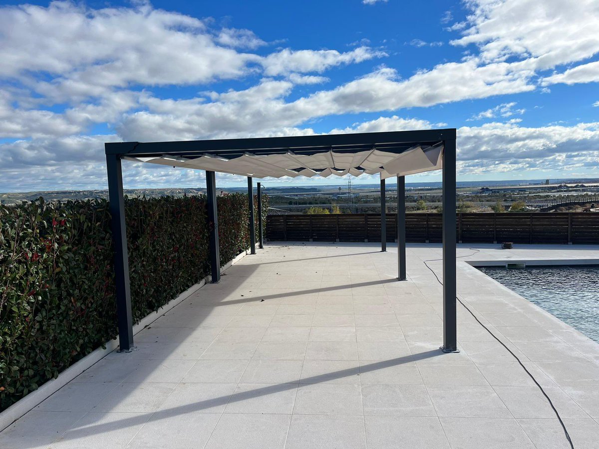 TECSUN_es's tweet photo. Pergola 120x120 Autoportante. Montaje en Madrid  de nuestro equipo Tecsun. Brutal 🔥 
Gran trabajo!!!!
#pergolas #toldos #automatismos #proteccionsolar https://t.co/zaCI3HyRLF