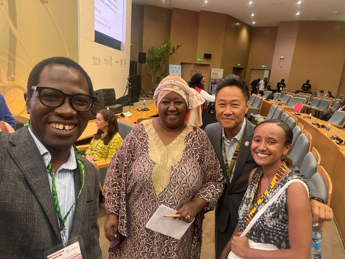 It was a pleasure running into @agnesbinagwaho at #CPHIA2023, co-founder and former vice-chancellor @ughe_org. Her powerful message ' You know what needs to be done. Just do it!' Time to move beyond discussing issues & solutions and dive into action! 💡 #ActionSpeaksLouder