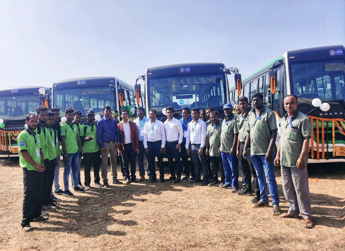 Honorable Chief minister inaugurated "LaccMi "scheme (ଲକ୍ଷ୍ମୀ ଯୋଜନା) for Nabarangpur district.This will transform our rural transport system&amp; the buses will now connect from one village to another,one GP to another &amp; block to district hq &amp; will strenthen rural economy.<a href="/CTOdisha/">ବାଣିଜ୍ୟ ଓ ପରିବହନ ବିଭାଗ । Commerce & Transport</a>