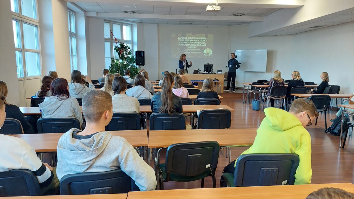 ADIM Team - Linguists at work! tweet media