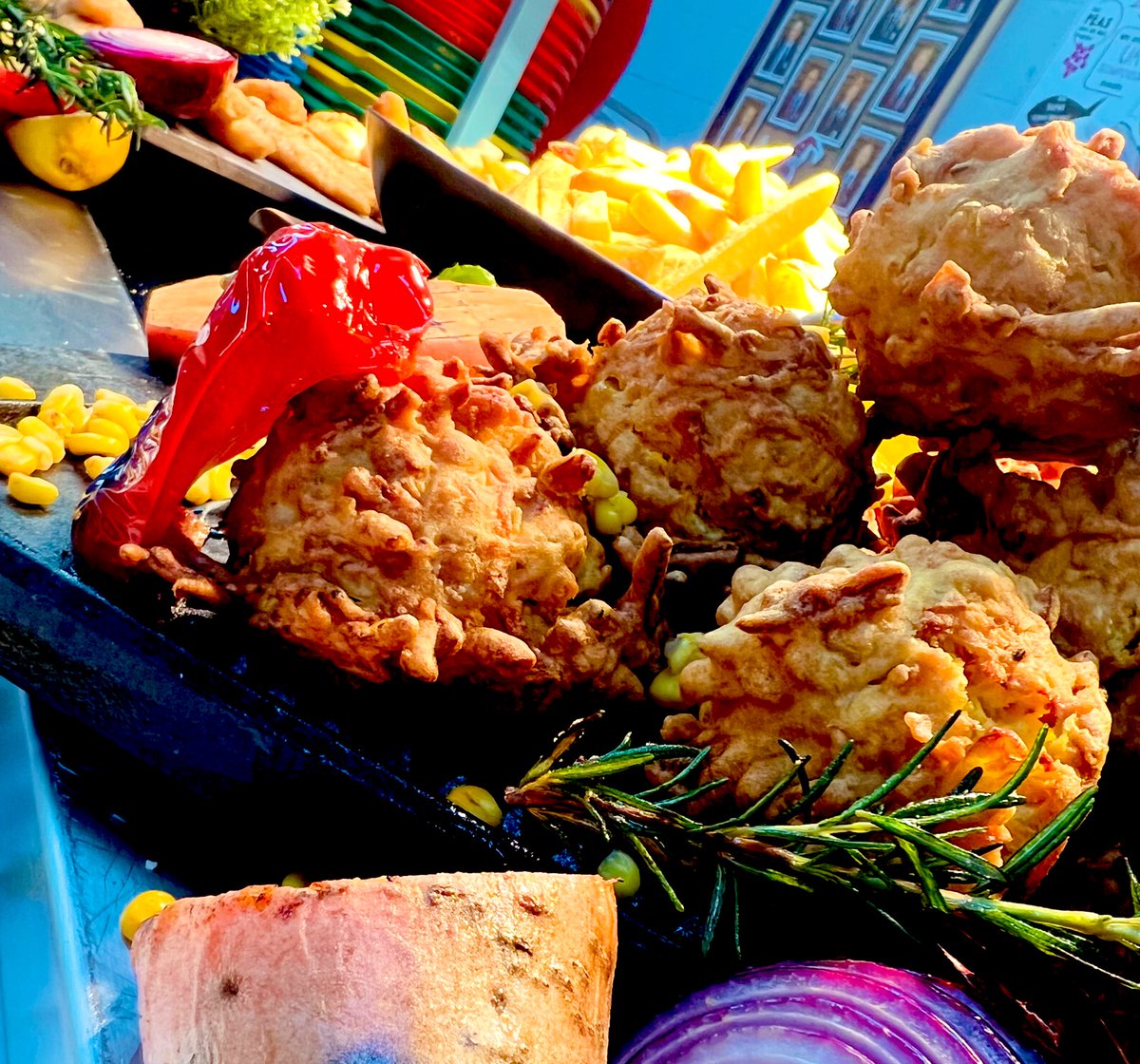 Joel Holroyd Howe tweet media