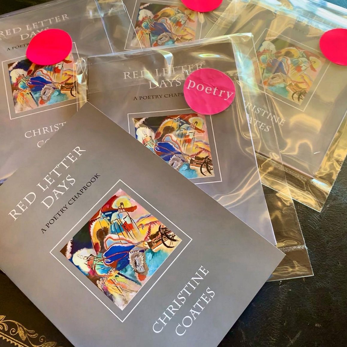 christinas_word's tweet photo. Poetry makes a lovely, affordable present. If you’d like copies to give as gifts please let me know. Poems of red letter days — the first heart transplant, man on the moon, Pelindaba, Joburg station bomb — told aslant
R80 each or R150 for two #poetry #gift #giftpoetry #timetogive https://t.co/pO7ugUMDv4